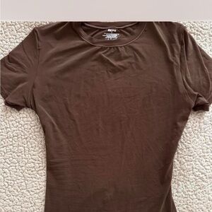 SKIMS Brown Fits Everybody Tee